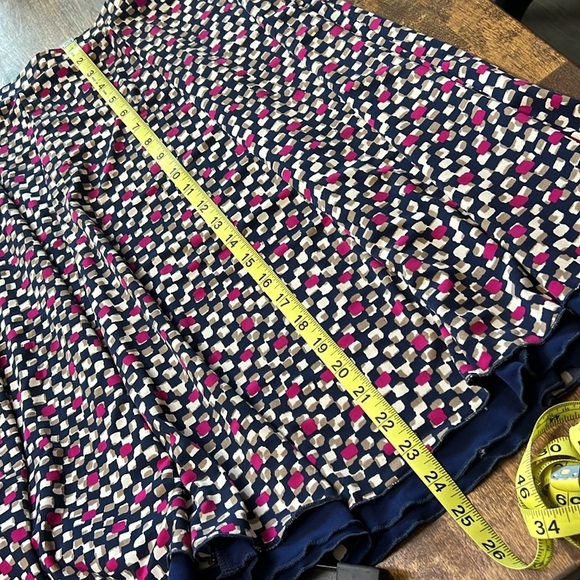 TRAVELSMITH Navy Print Stretch Waist Skirt Size Small - Picture 7 of 7